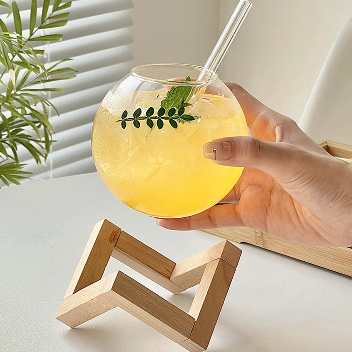 Round Cocktail glass with Wooden stand